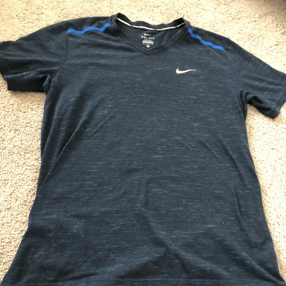 Nike Dri-Fit Like new tee - Picture 1 of 2